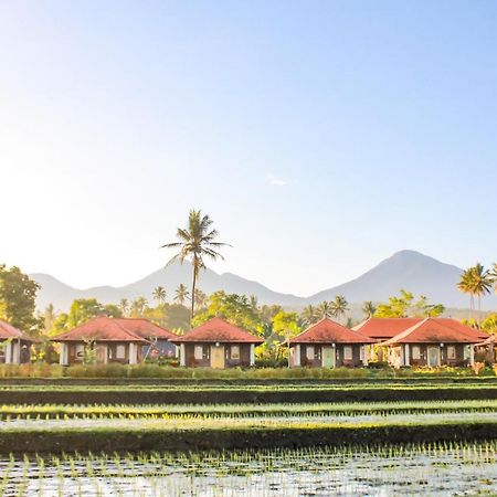 Sri Lestari Banyuatis Villa Munduk Екстериор снимка