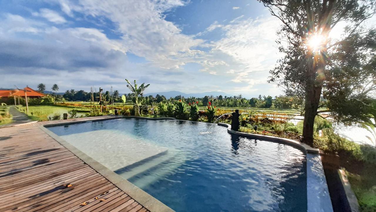 Sri Lestari Banyuatis Villa Munduk Екстериор снимка