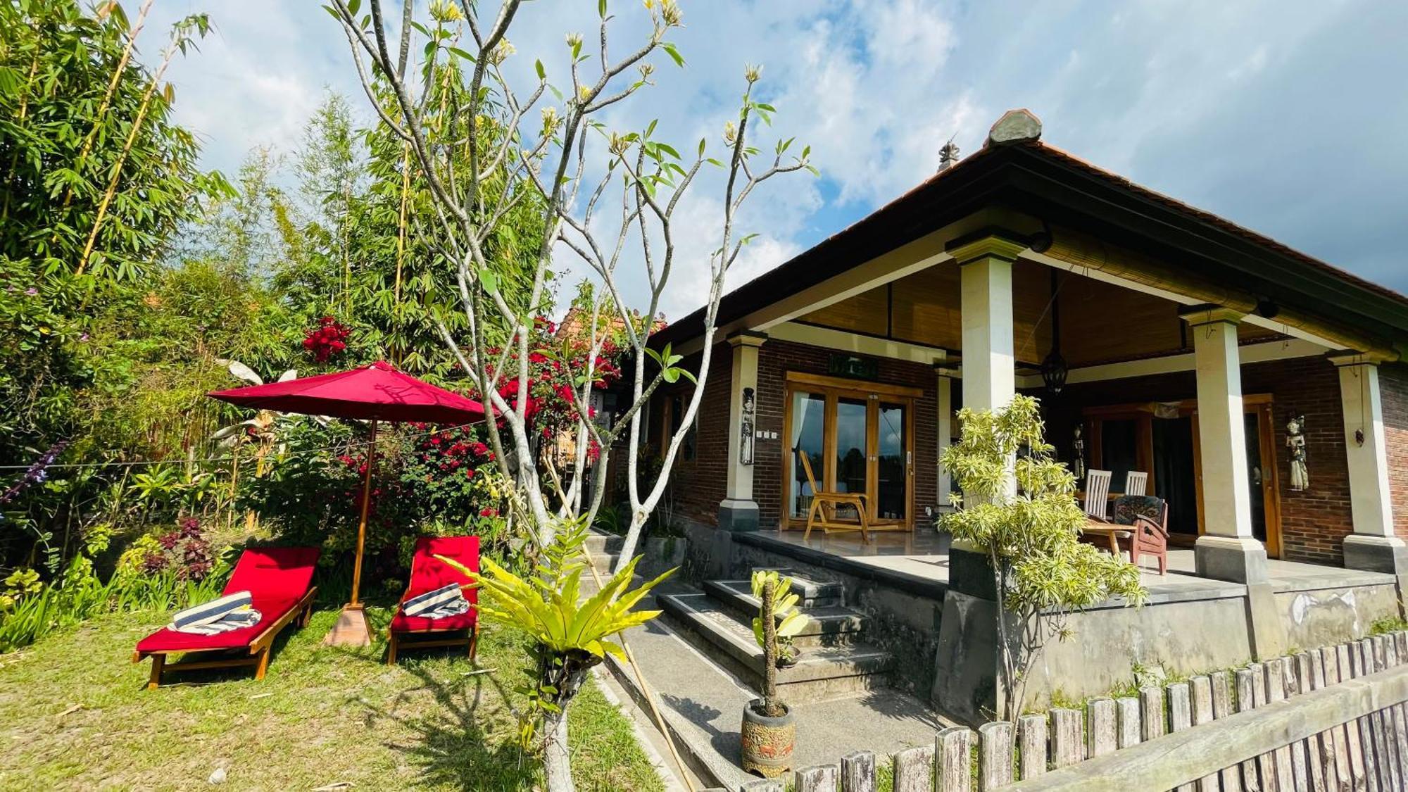 Sri Lestari Banyuatis Villa Munduk Екстериор снимка